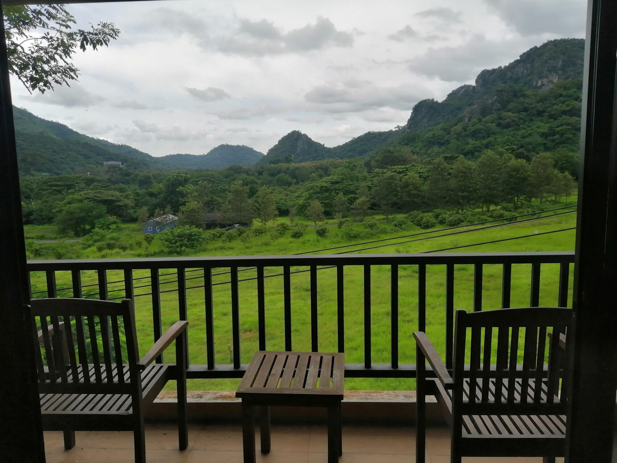 Cabbages & Condoms Khaoyai Resort Pak Chong Exterior foto