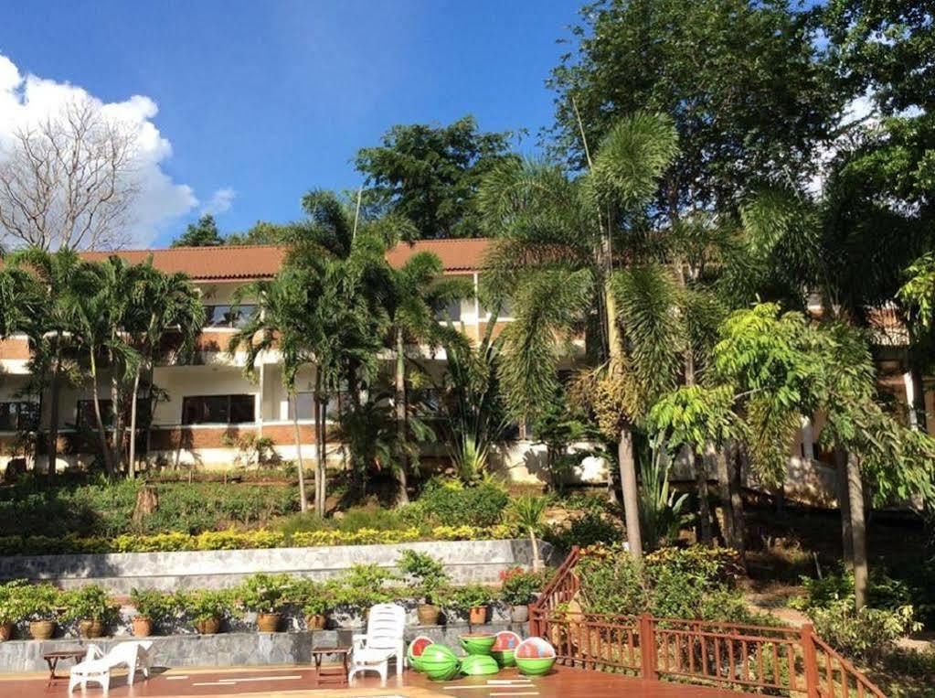 Cabbages & Condoms Khaoyai Resort Pak Chong Exterior foto